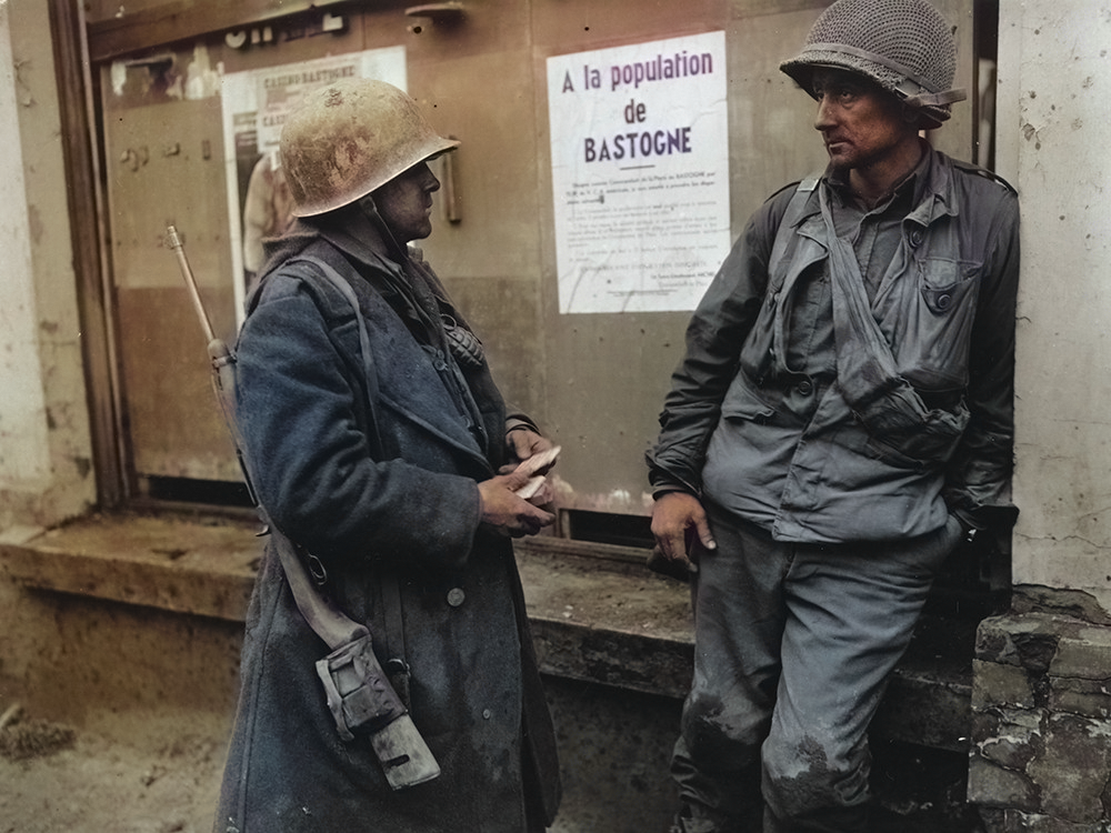 Soldats américains du 110e Régiment d'Infantrie à Bastogne le 19 décembre 1944.