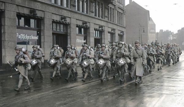 Troupes françaises dans la ville de Dortmund.