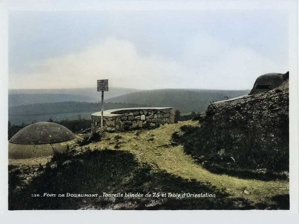 Ein Panzerturm im Fort von Douaumont.