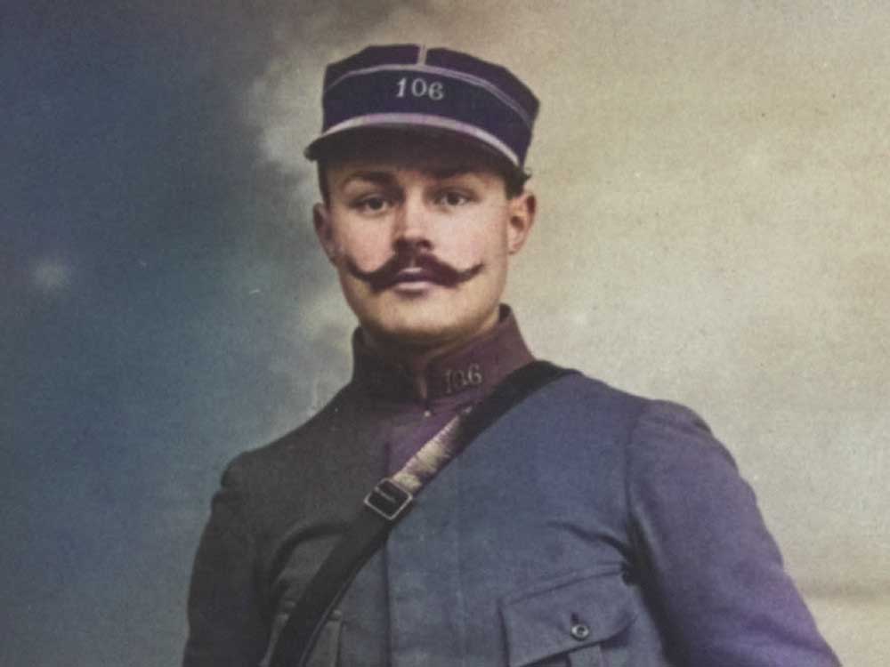 Portrait de Maurice Genevoix pris lors des premiers mois de guerre. 