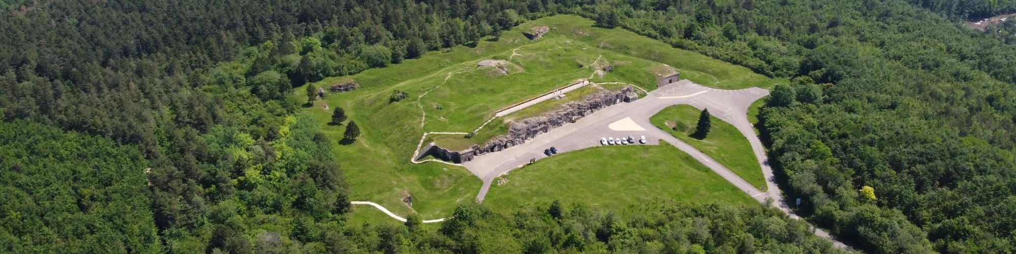 Vue aérienne du fort de Vaux.