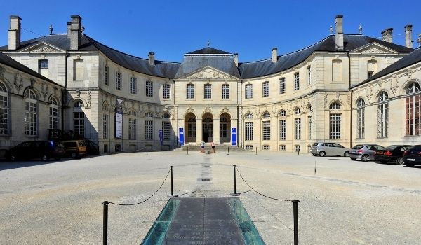 Le Centre Mondial de la Paix, Des Libertés et des Droits de l