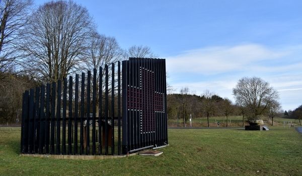 Vue sur le Nurses of Bastogne Memorial.