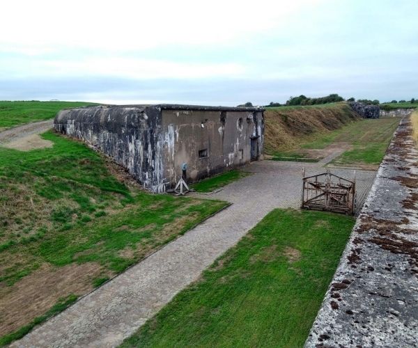 Vue sur le fort de Battice.