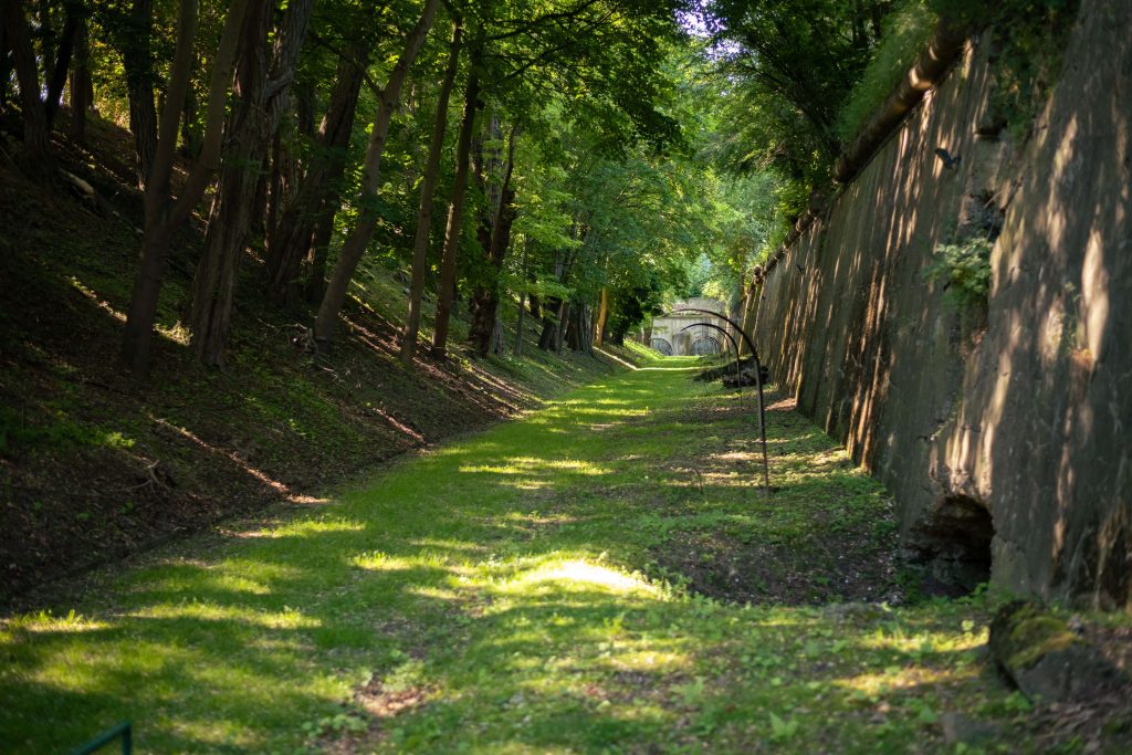 Het pad van het Fort van Loncin.