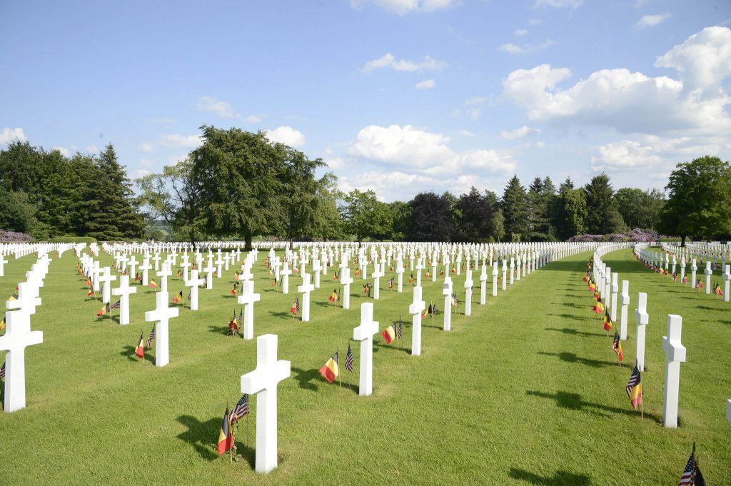 De graven van de begraafplaats Henri-Chapelle.