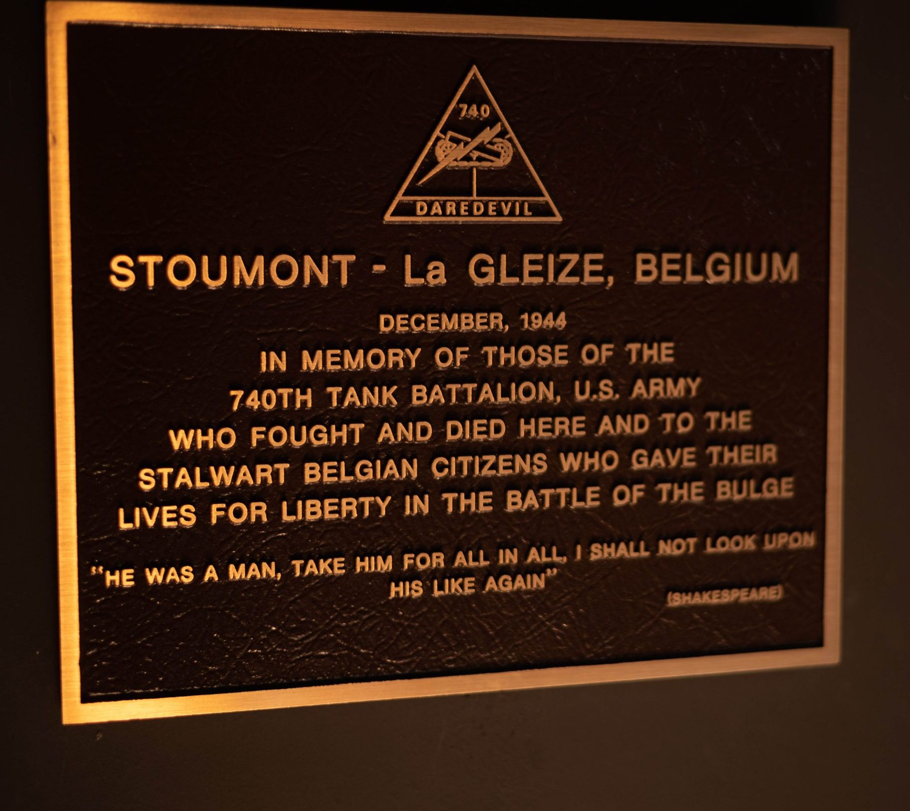 Plaque de commémoration en hommage aux soldats américains morts à La Gleize