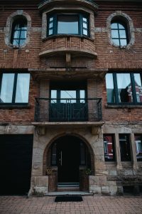 Straathuis van het 101e Airborne Museum in Bastogne.