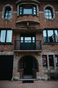 Straathuis van het 101e Airborne Museum in Bastogne.