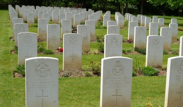Tombes du cimetière du Commonwealth.